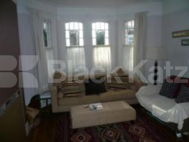 			3 Bedroom, 1 bath, 1 reception Terraced House			 Natal Road, BOUNDS GREEN N11